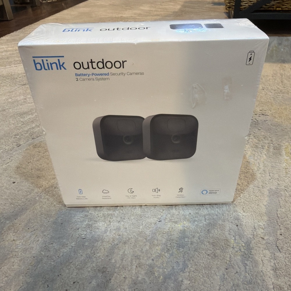 NEW Blink Outdoor Wireless Security Camera w/2 Year Battery 2 Camera Kit